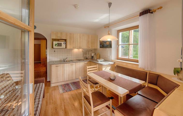 Ganze Wohnung, Apartment "Löfflerblick A Schwarzenstein" mit Bergblick, WLAN, Sauna und Whirlpool in Hohe Tauern, Ahrntal