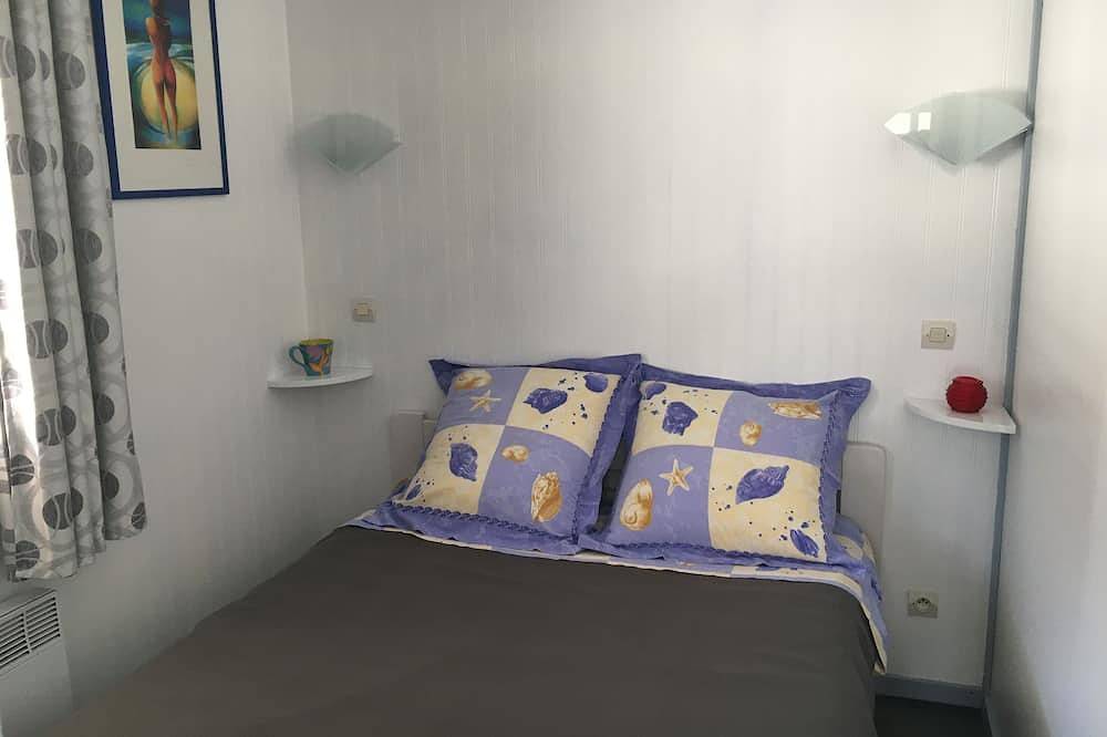 Chalet-Confortable-Baño privado externo-Terraza-Village 4 étoiles in Le Porge, Lesparre-Médoc region