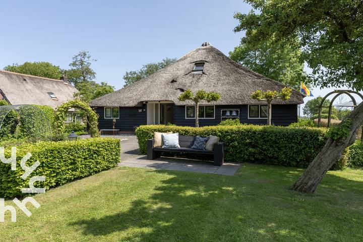 Boerderij voor 10 personen, met Terras en Tuin in Giethoorn
