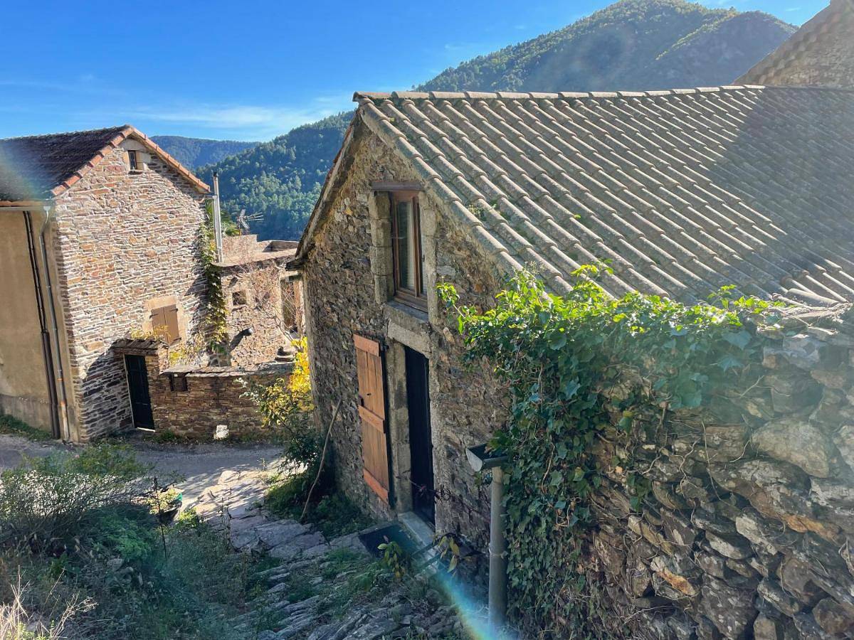 Appartement entier, Two-Bedroom Apartment in Saint-Mélany, Parc naturel régional des Monts d'Ardèche