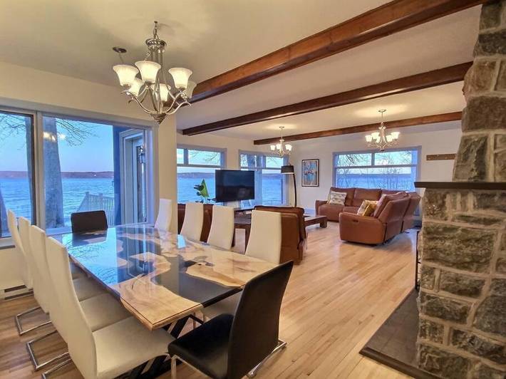 Gîte pour 11 personnes, avec vue et jardin dans Saint-Laurent-de-l'Île-d'Orléans