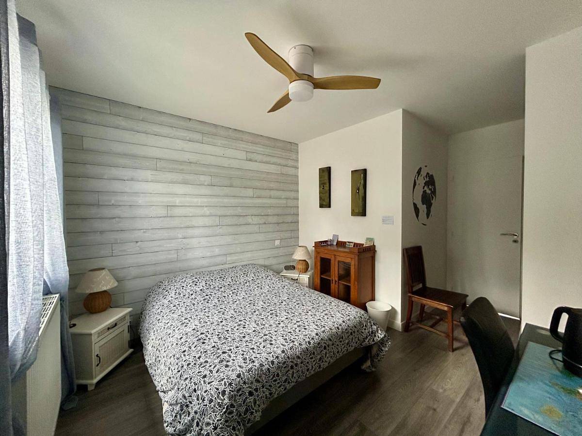 Appartement de vacances entier, Double Room with Private Bathroom in Eysines, Région de Bordeaux