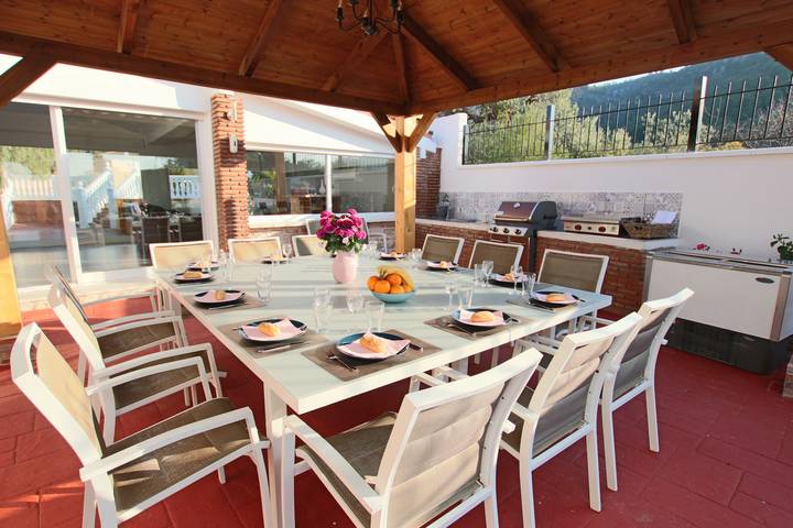 Casa rural para 14 personas, con Balcón además de Terraza y Jardín en Arroyo de La Miel - 2