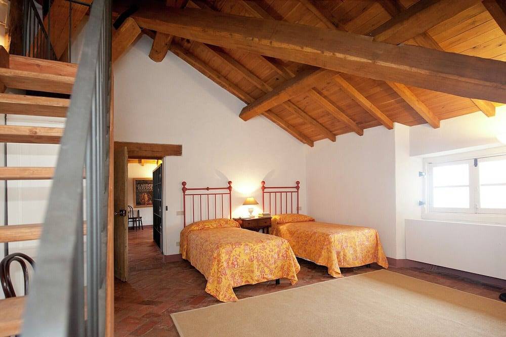 Geheel appartement, Een kasteelverblijf in wijnland in Rocca Grimalda, Provincie Alessandria