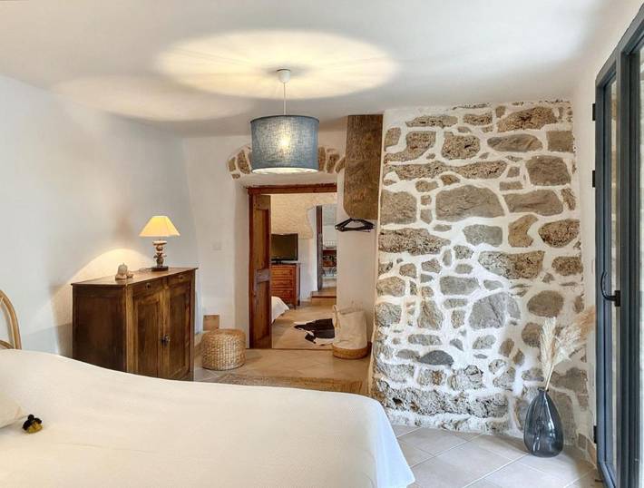 Location de vacances pour 9 personnes, avec piscine et jardin, animaux acceptés à Saint-Julien-de-la-Nef - 3