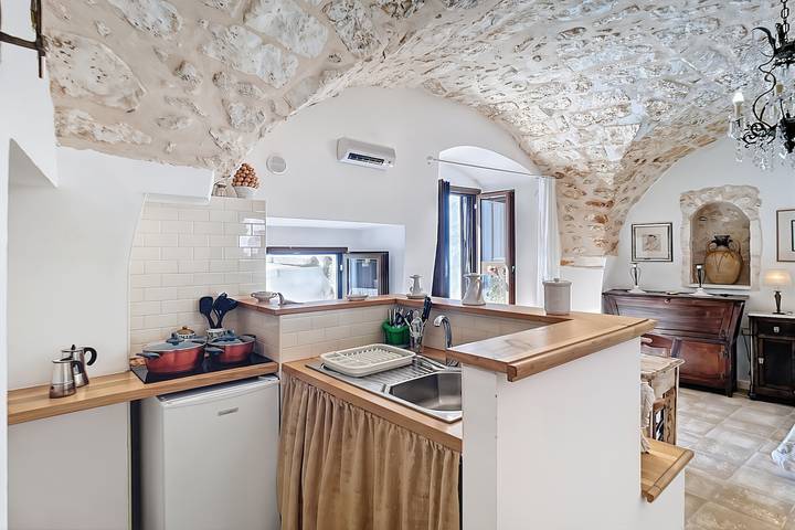 Monolocale intero, Monolocale 'Le Antiche Mansioni 1' con Aria Condizionata in Monte Sant'Angelo, Gargano