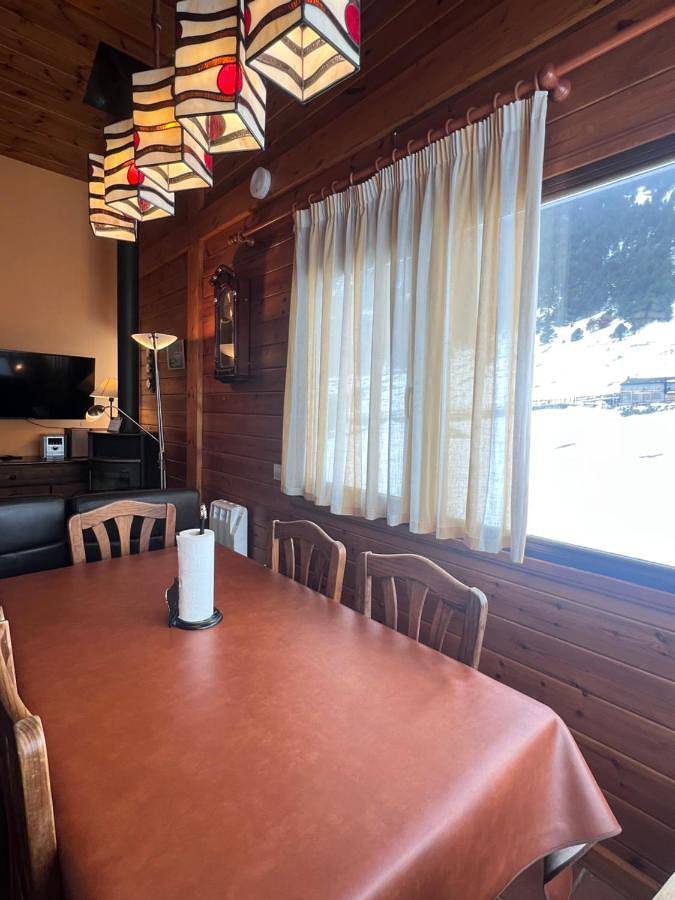 Gîte pour 4 personnes, avec vue, animaux acceptés dans Incles - 2