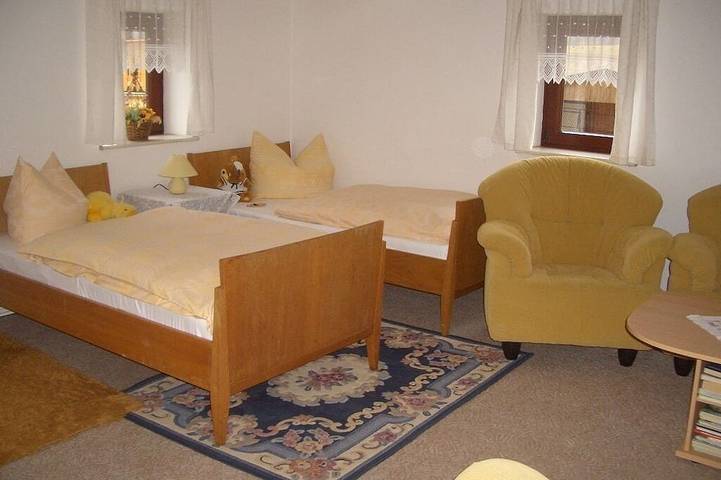 Ferienwohnung für 6 Personen, mit Whirlpool und Terrasse sowie Garten und Pool in Oppach - 3