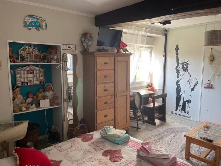 Gîte pour 2 personnes, avec terrasse et vue ainsi que jardin et piscine à Durtal - 4