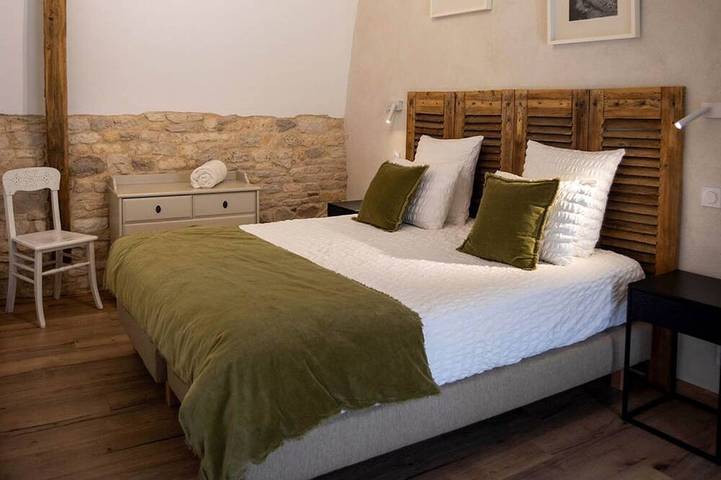 Location de vacances pour 4 personnes, avec piscine ainsi que balcon et jardin dans Belmont-Sainte-Foi - 2