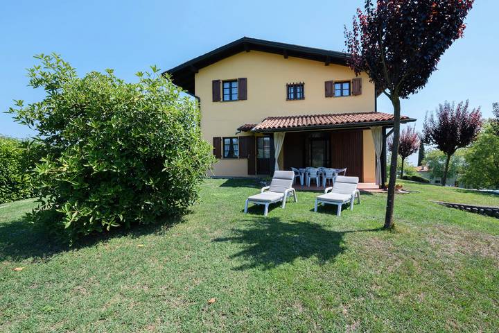 Ferienhaus für 5 Personen, mit Garten und Seeblick in Gardasee-Lombardei - 2