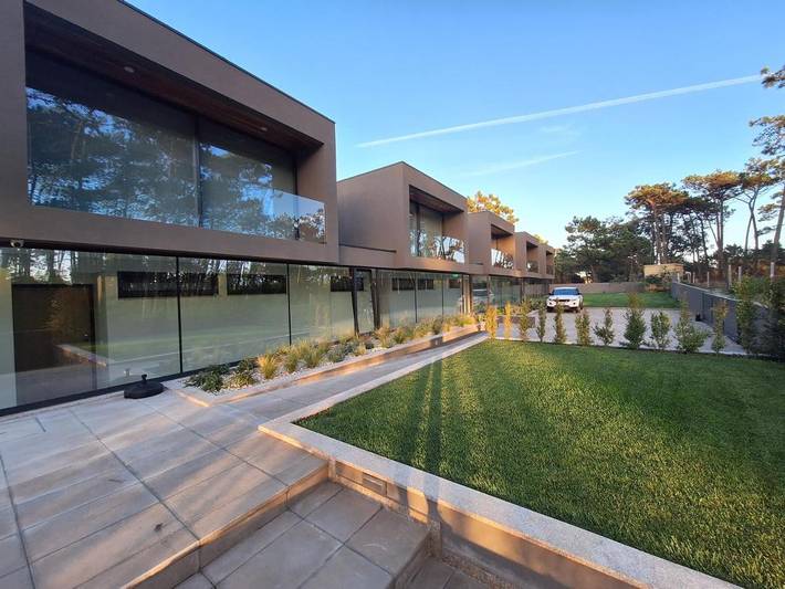 Location de vacances pour 4 personnes, avec piscine ainsi que vue et jardin dans Fão - 4