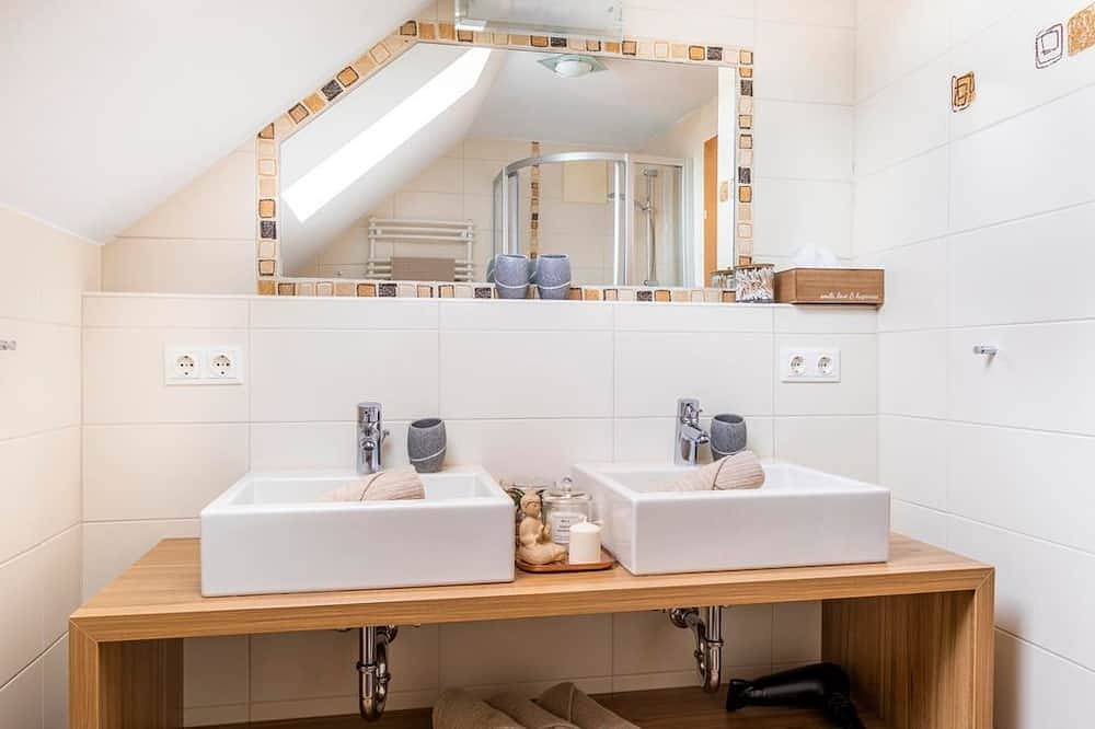 Ferienwohnung Bergblick, Bad u. Wc getrennt - Schlickenhof in Göriach, Bundesland Salzburg