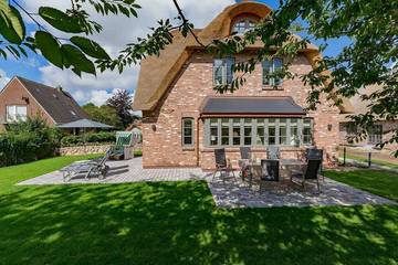 Ferienhaus für 5 Personen, mit Sauna und Garten sowie Terrasse, mit Haustier in Alkersum