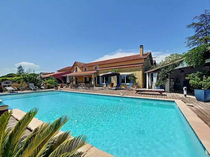 Chalet para 9 personas, con terraza y piscina - 1