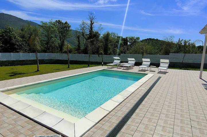 Detached villa with swimming pool and sauna in Giano Vetusto, Provincia de Caserta