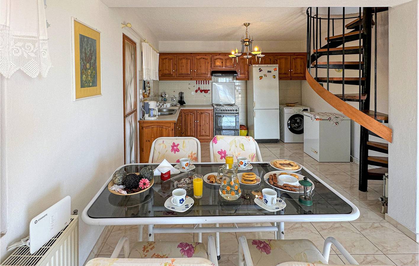 Geheel vakantieappartement, Gezellig appartement met terras, AC & WiFi dichtbij Korfos kustlijn in Korinthia