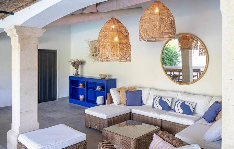 Piscina climatizada, AC, Parking | Acogedor 170m² Apt en Verquières in Verquières, Region de Arles