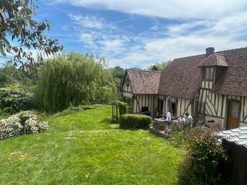 Gîte pour 7 personnes, avec vue ainsi que jardin et terrasse à Courtonne-la-Meurdrac