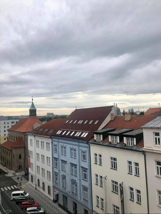 Geheel appartement, Romantic studio with jacuzzi in Praag, Midden-Bohemen