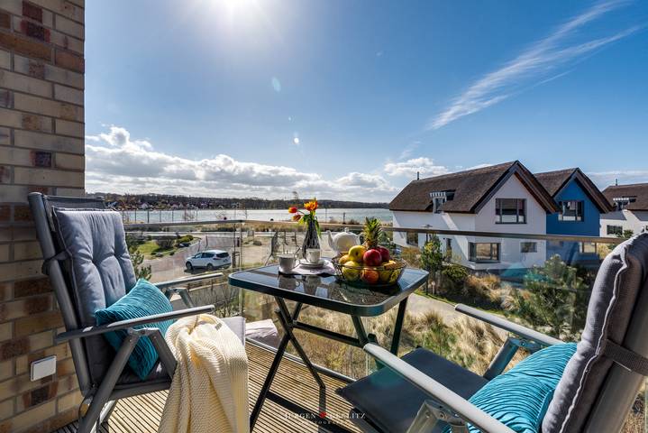 Ferienwohnung für 4 Personen, mit Balkon und Seeblick sowie Ausblick, mit Haustier in Heiligenhafen