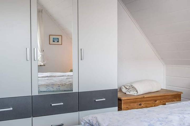 Ganze Wohnung, Ferienhaus Wilhelmine - Wohnung Möwe Og in Greetsiel, Krummhörn