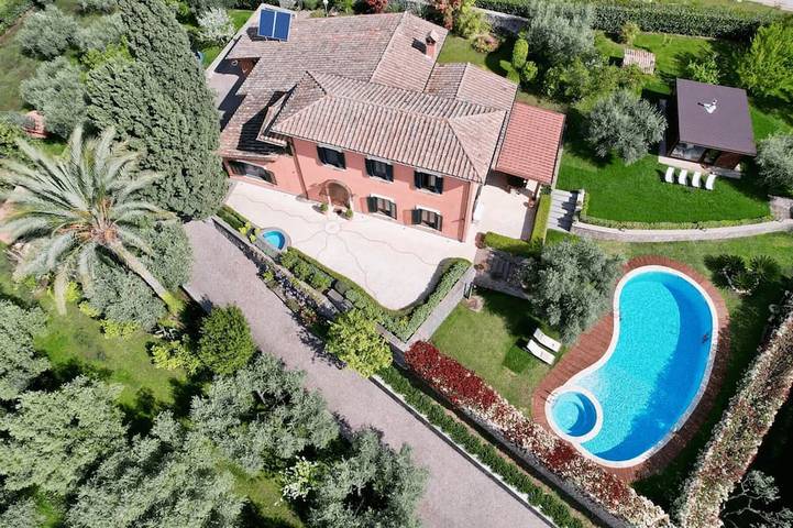 Villa pour 11 personnes, avec jacuzzi et piscine - 1