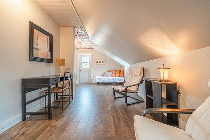 Maison pour 12 personnes, avec balcon ainsi que sauna et jacuzzi, animaux acceptés dans Canada