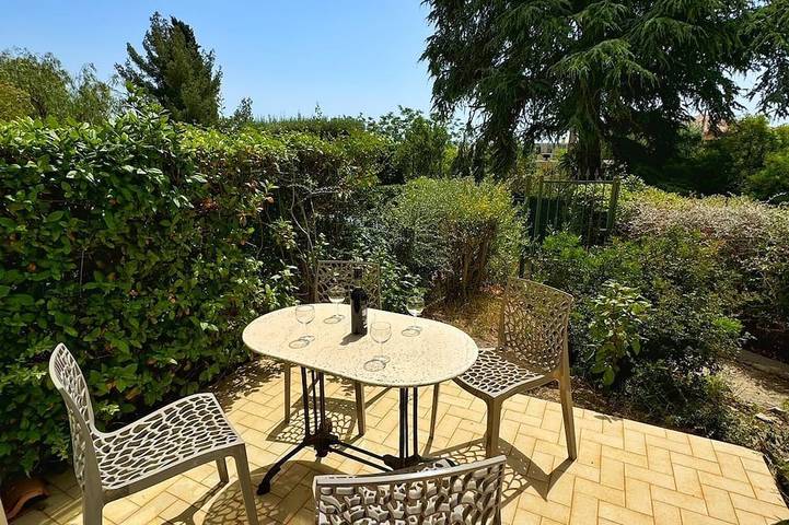 Gîte pour 4 personnes, avec jardin, animaux acceptés dans Gare De Bandol