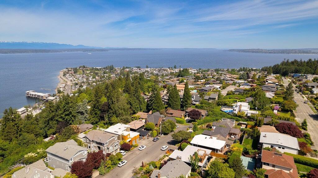 Magnolia Cottage near West Seattle's Alki Beach in West Seattle, Seattle