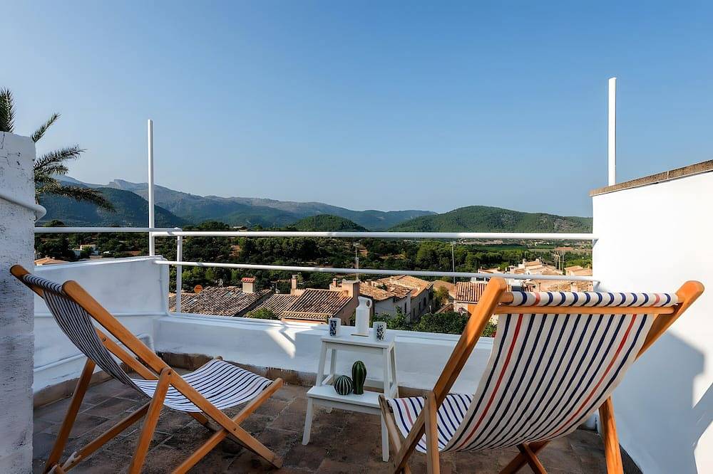 Holiday Home 'Ca'n Ruquet' with Mountain Views, Private Terrace & Wi-Fi in Campanet, Interior de Mallorca