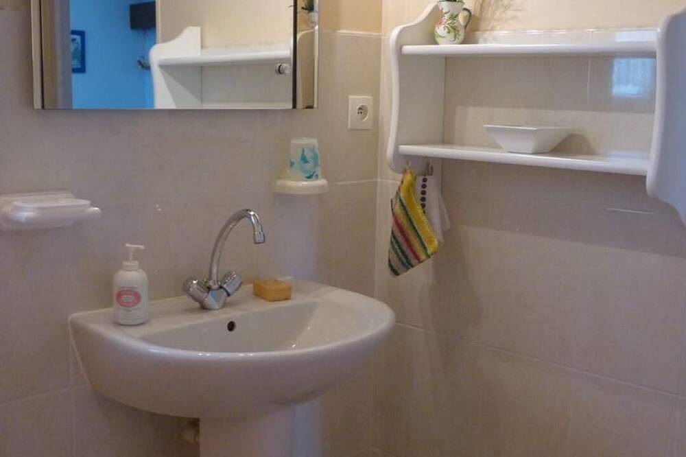 Habitación amplia Azul - Desayuno incluido in Gavray, Coutances y alrededores
