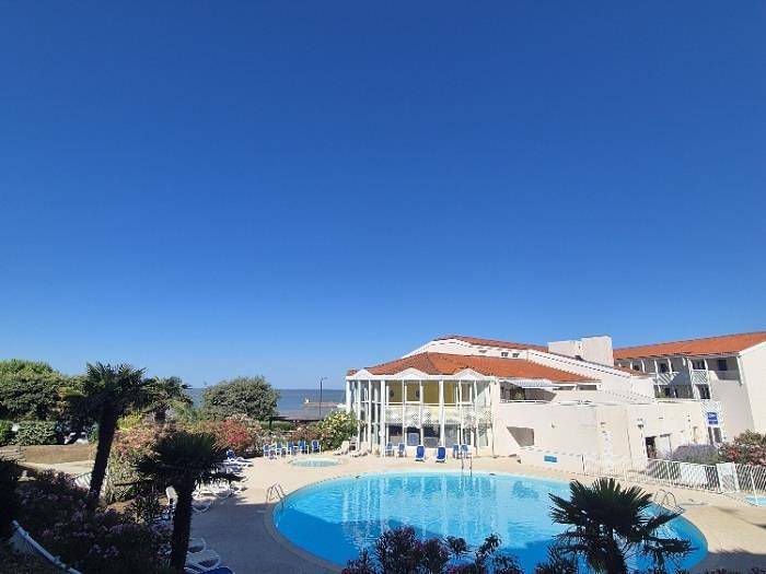 Appartement de vacances pour 5 personnes, avec piscine ainsi que balcon/terrasse et vue sur l’océan