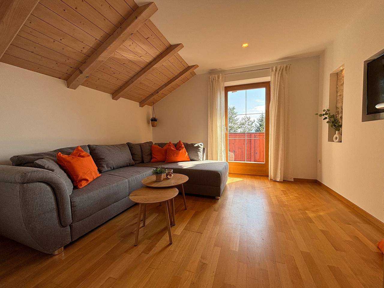 Ganze Wohnung, Apartment 'Solia' mit Bergblick, privatem Garten und Wlan in Jenesien, Sarntaler Alpen