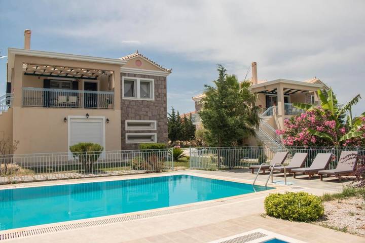 Villa pour 6 personnes, avec vue ainsi que piscine et jardin