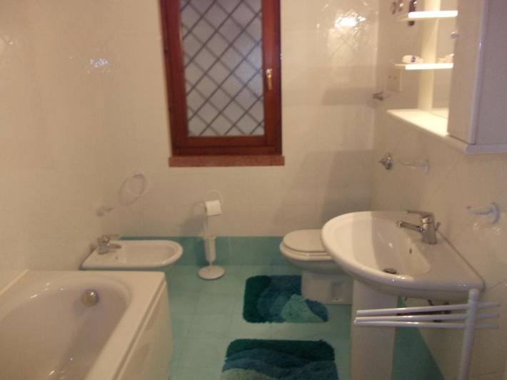 Villa für 6 Personen, mit Seeblick und Ausblick sowie Garten und Balkon am Gardasee - 2