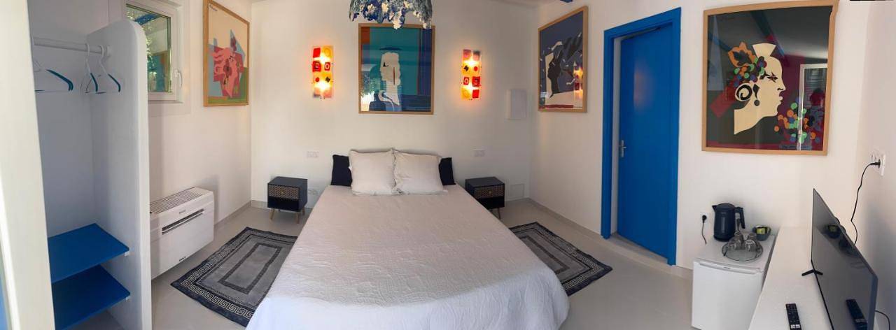 Chambre d’hôte pour 2 personnes, avec terrasse et vue ainsi que jardin et piscine à Aigues-Mortes - 4