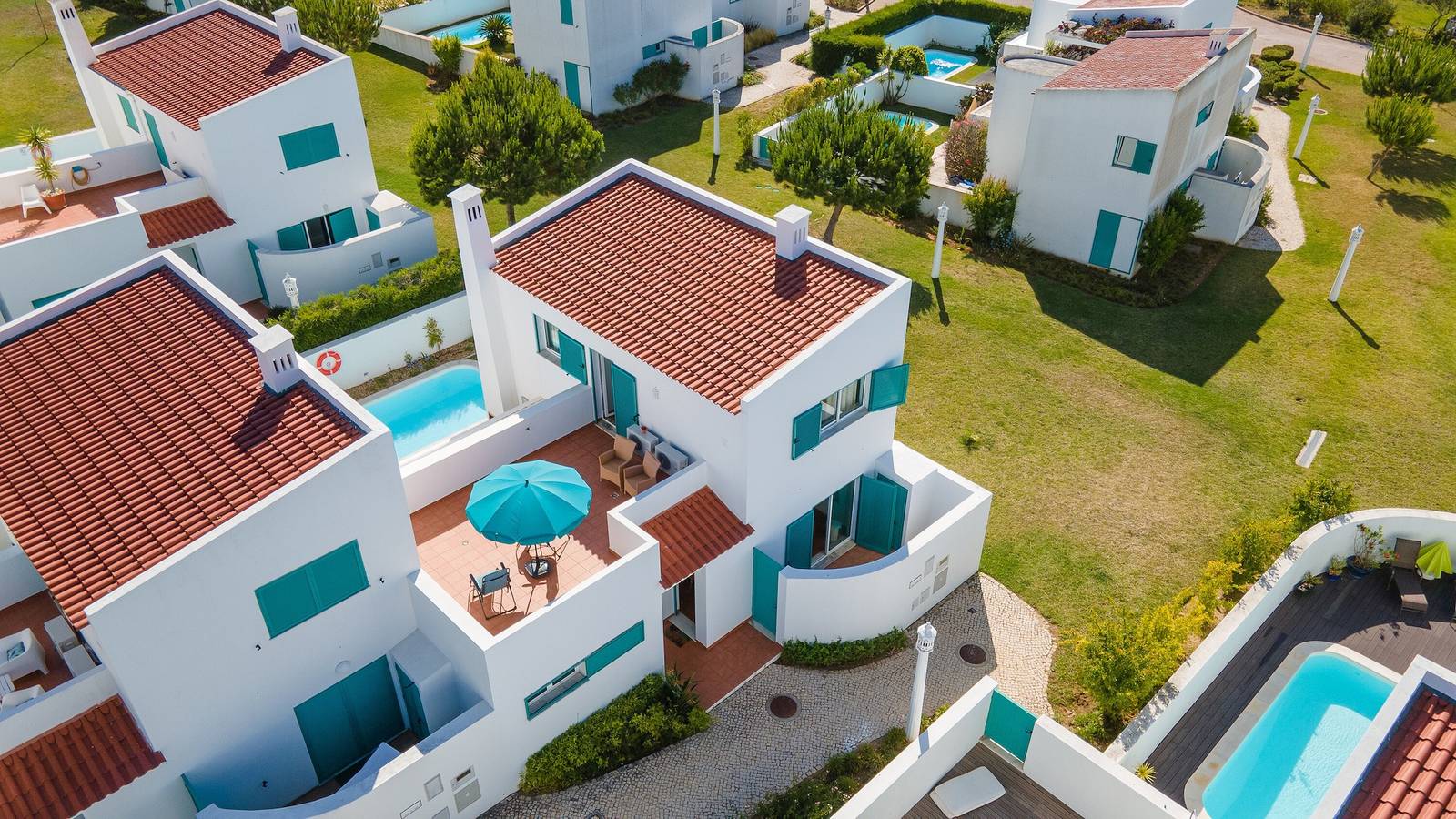 Villa „V-Blue“ mit privatem Pool, Wlan und Klimaanlage in Praia da Prainha, Alvor
