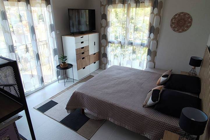 3-bedroom single-family home, 3 km from the beaches and close to everything: restaurants, movie theater, park, and sports facilities in La Garde, Mittelmeerküste (Frankreich)