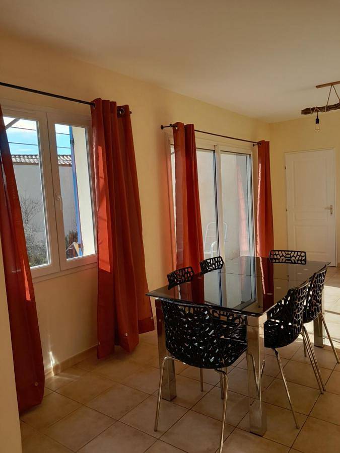 Location de vacances pour 4 personnes, avec vue et jardin à Ansouis - 4