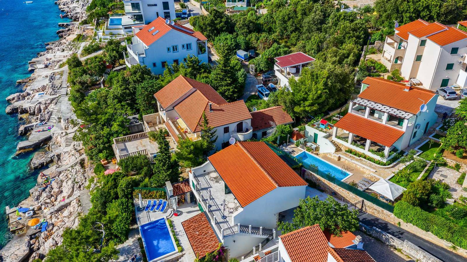 Ferienhaus Ariana - schönes Ferienhaus mit Pool in Strandnähe in Razanj, Šibenik-Knin