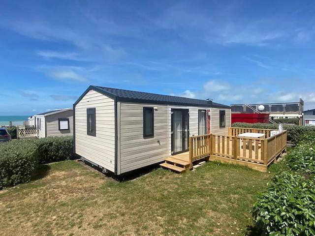 Camping pour 6 personnes, avec Terrasse et Piscine