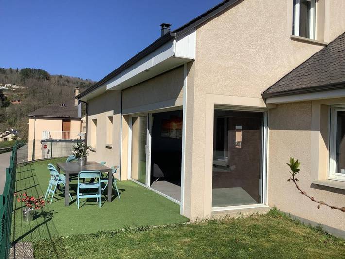 Location de vacances pour 12 personnes, avec terrasse ainsi que vue et jardin, animaux acceptés à Banassac - 2