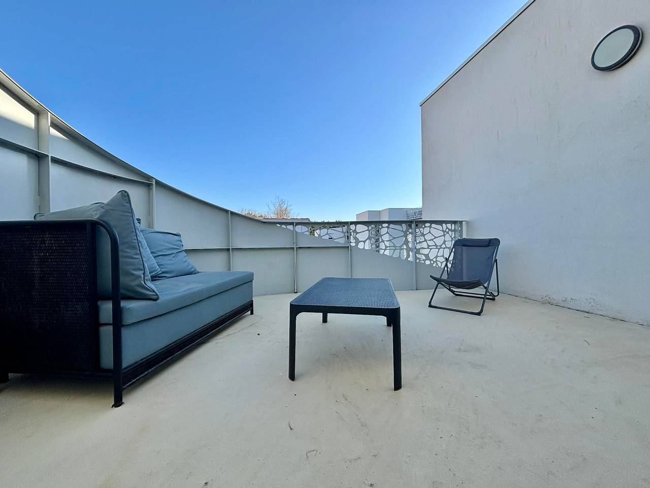 Appartement entier, Appartement Pmr 2 Chambres, Face Plage, Piscine, Balcon, Pour 6 Personnes, Animaux Admis in La Tranche-sur-Mer, Vendée