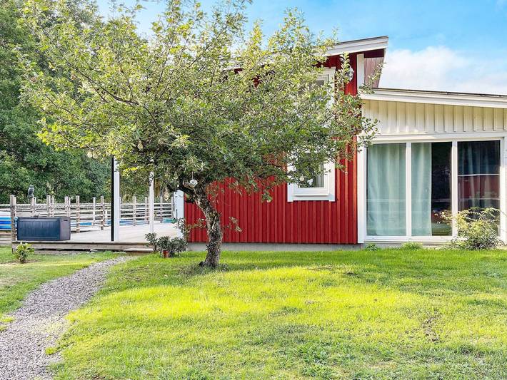 Ferienhaus für 3 Personen, mit Pool und Garten sowie Balkon, kinderfreundlich in Smaland - 2