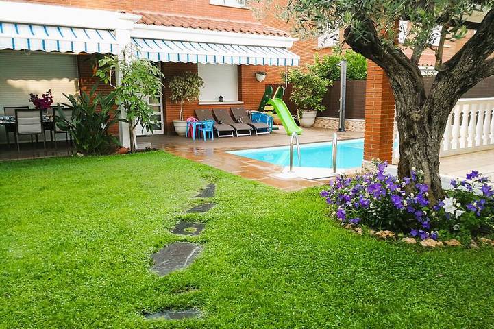 Casa de vacaciones para 8 personas, con balcón y jardín - 1