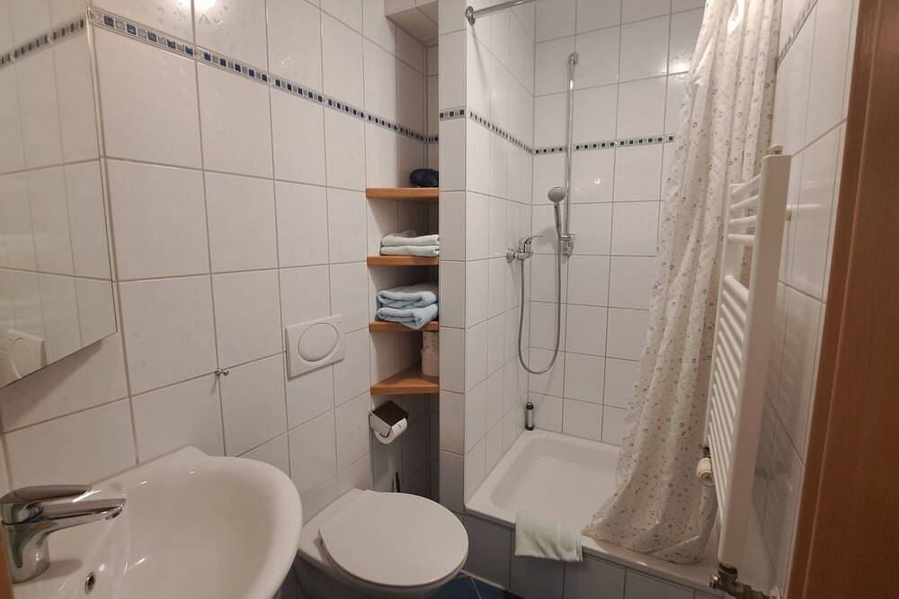Ganze Wohnung, Appartementzimmer Nr. 9 in Neuötting, Landkreis Altötting