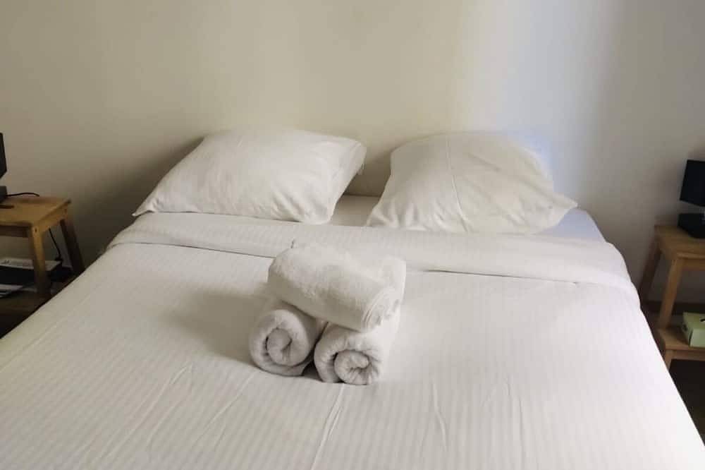 Entire apartment, 10 minutes from La Défense and 20 minutes from Paris or Rolland Garros in Suresnes, Hauts-de-Seine
