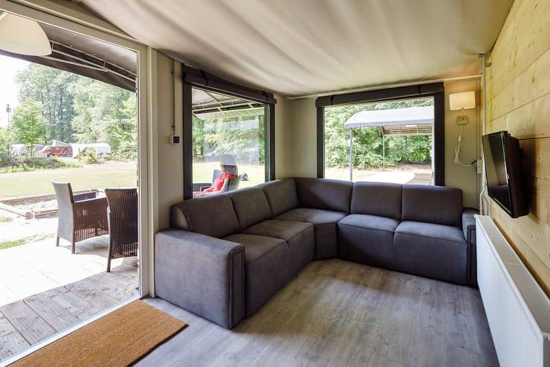 Rcn de Roggeberg — Tentvilla de Dassenburcht in Friesland