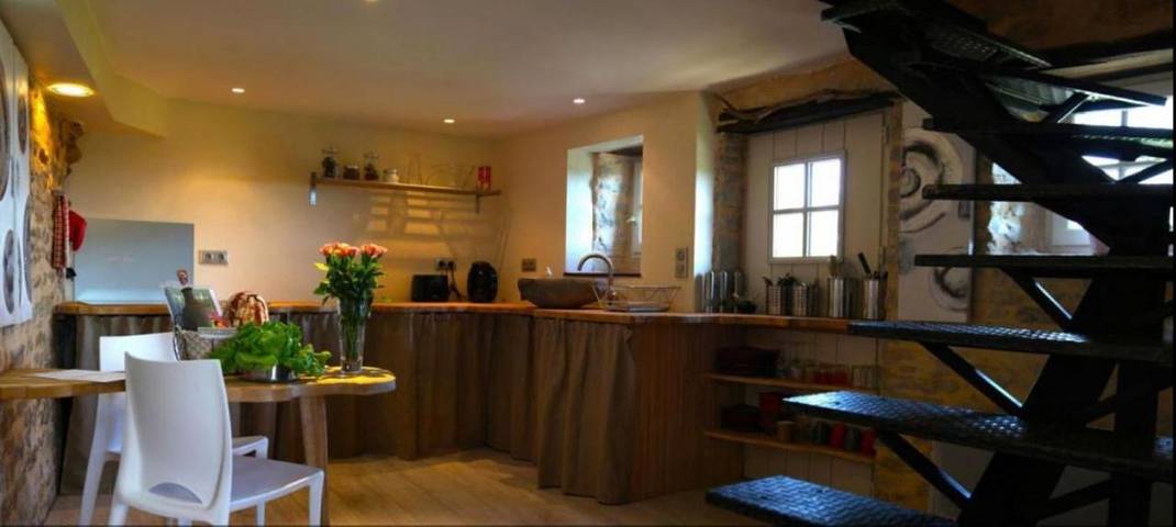 Location de vacances pour 2 personnes, avec terrasse et vue à Sainte-Suzanne - 2